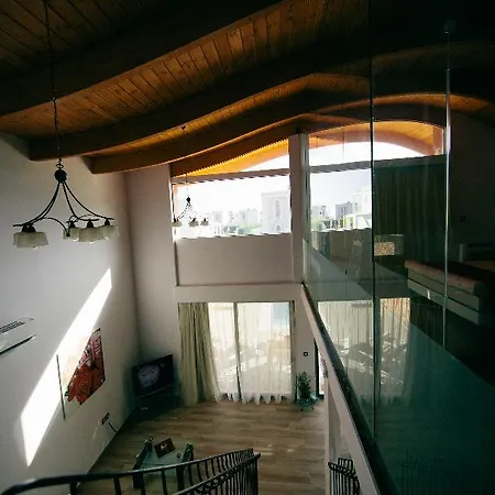 Estrella Villa *