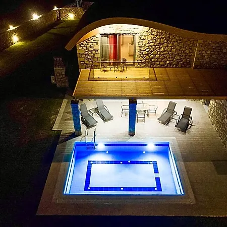 Estrella Villa