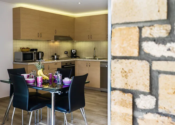 别墅 埃斯特雷亚别墅 *