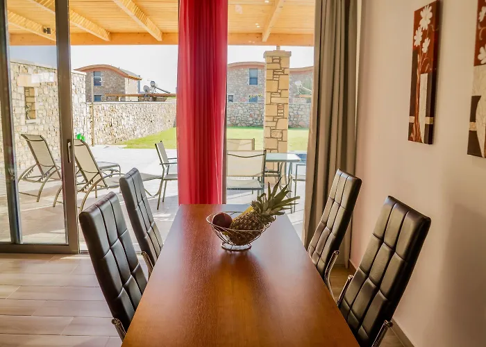 埃斯特雷亚别墅 *